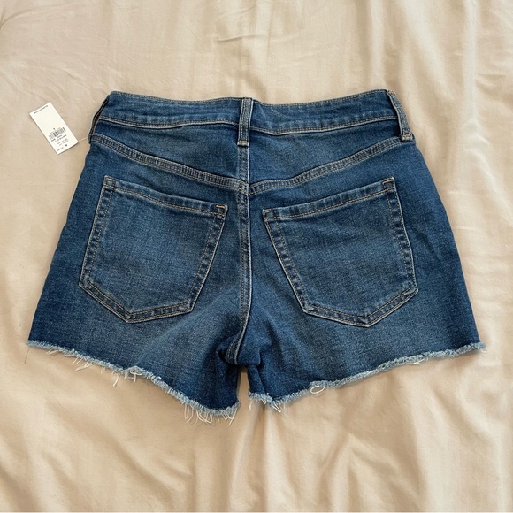 Old Navy Women's Dark Blue Jean Shorts Size 0 - Picture 2 of 5